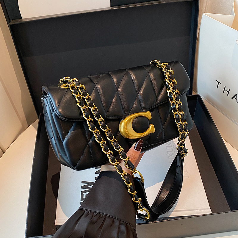 Luxury Bags Logo - حقيبة كتف نسائية من الجلد المبطن،