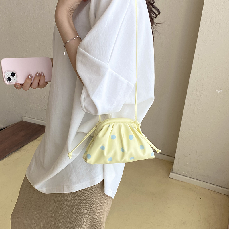 حقائب يد فاخرة صغيرة الحجم من  - مراجعة Luxury Bags Women وسعره