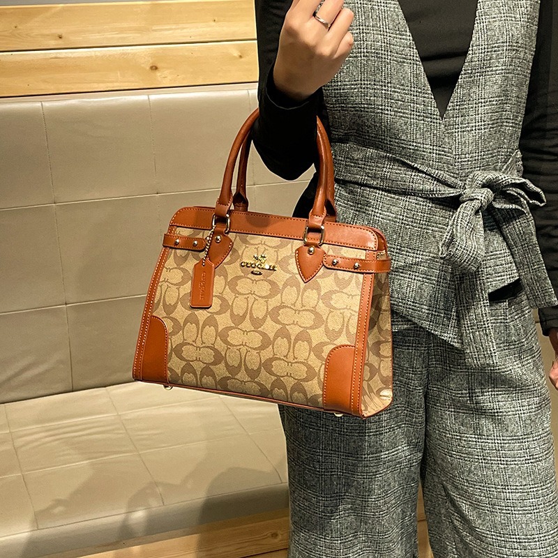 حقيبة كروس بودي كلاسيكية أنيقة - مراجعة Luxury Bags Made In China وسعره
