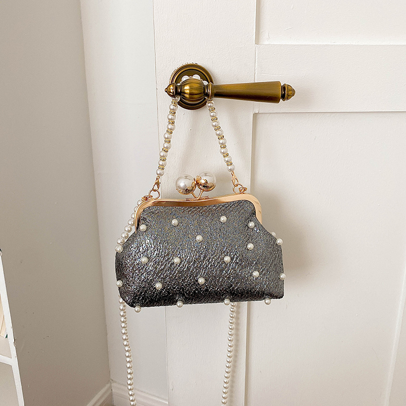 حقيبة سهرة نسائية بقفل قبلة مز - مراجعة Luxury Bags Affordable وسعره