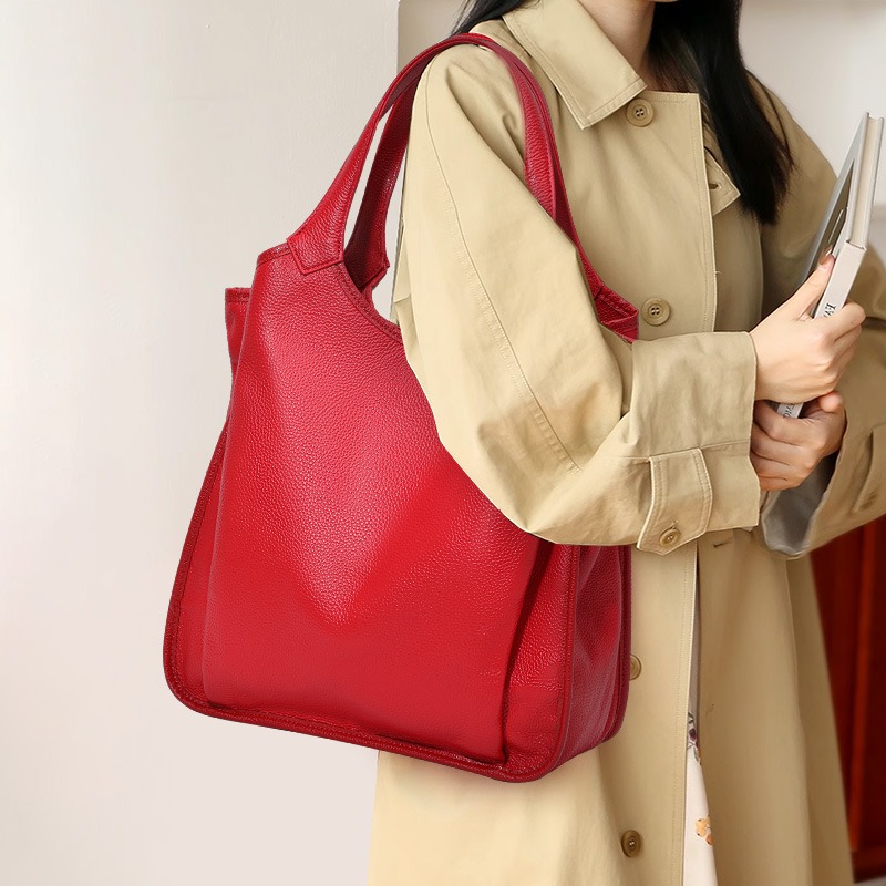 حقيبة كتف نسائية من الجلد الطب - مراجعة Quiet Luxury Bags Tote وسعره
