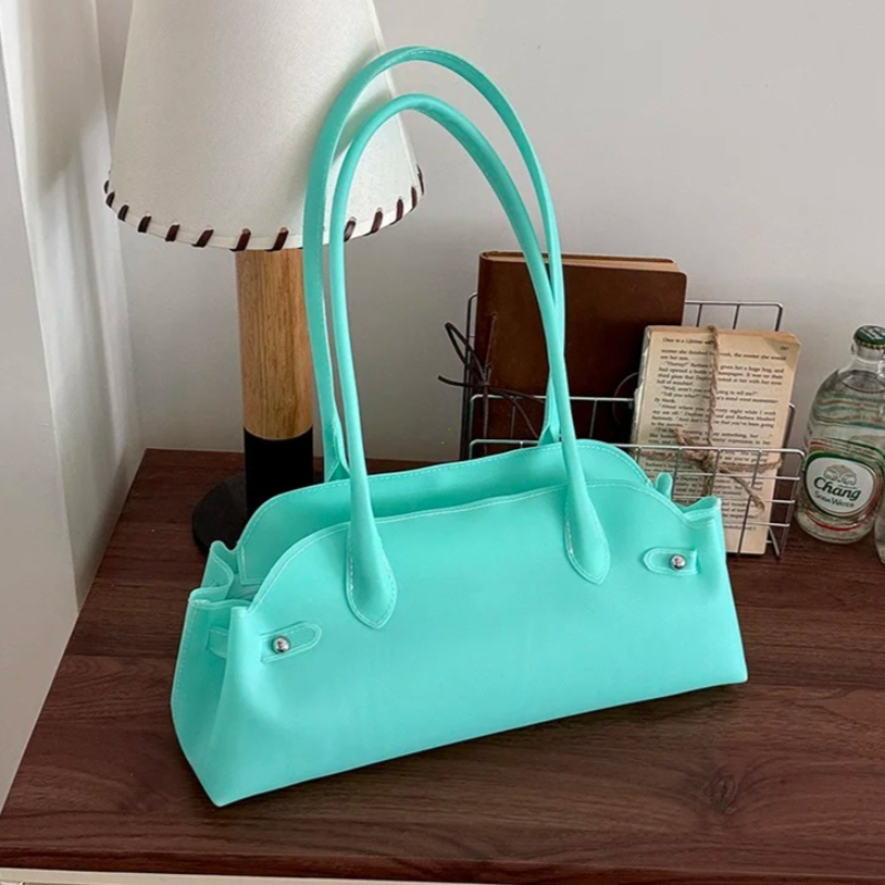 حقيبة يد نسائية من البي في سي  - مراجعة Luxury Bags Coach وسعره