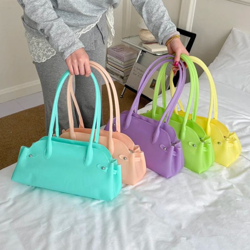 حقيبة يد نسائية من البي في سي  - مراجعة Luxury Bags Coach وسعره