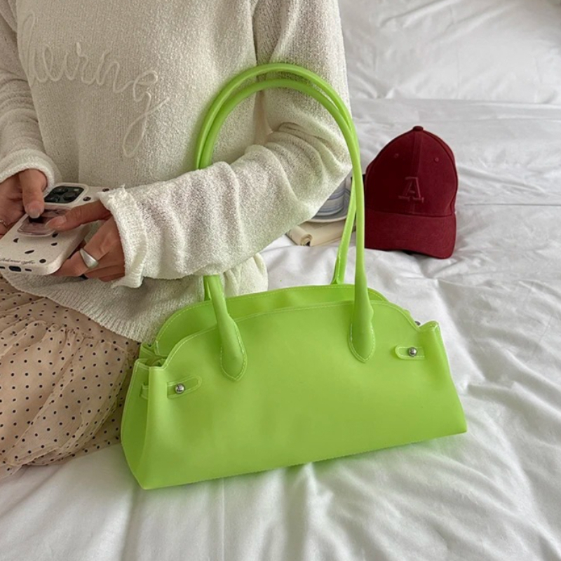 حقيبة يد نسائية من البي في سي  - مراجعة Luxury Bags Coach وسعره