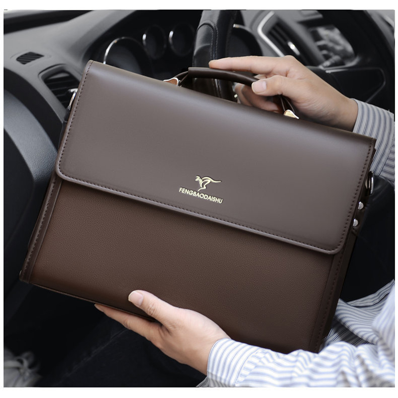 حقائب جلدية فاخرة للرجال مصمم  - مراجعة Luxury Bags Coach وسعره