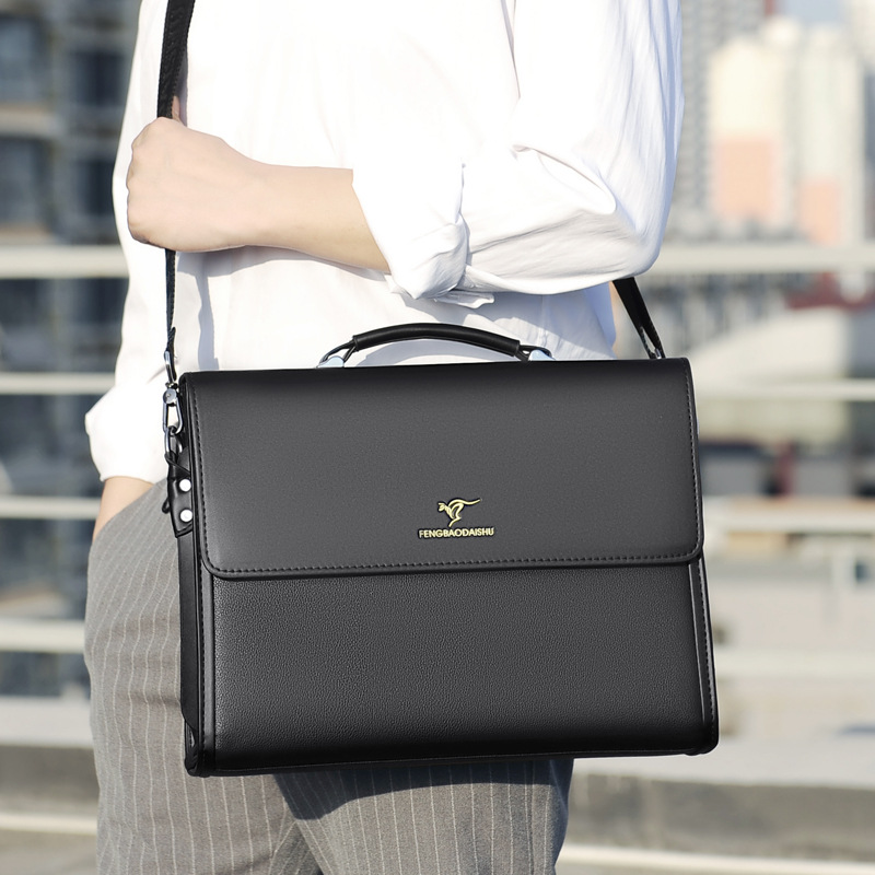 حقائب جلدية فاخرة للرجال مصمم  - مراجعة Luxury Bags Coach وسعره