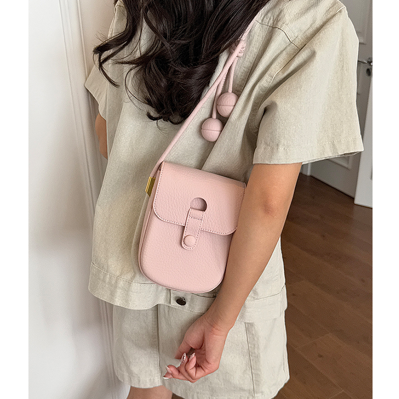 حقيبة كتف صغيرة فاخرة باللون ا - مراجعة Luxury Bags Women وسعره