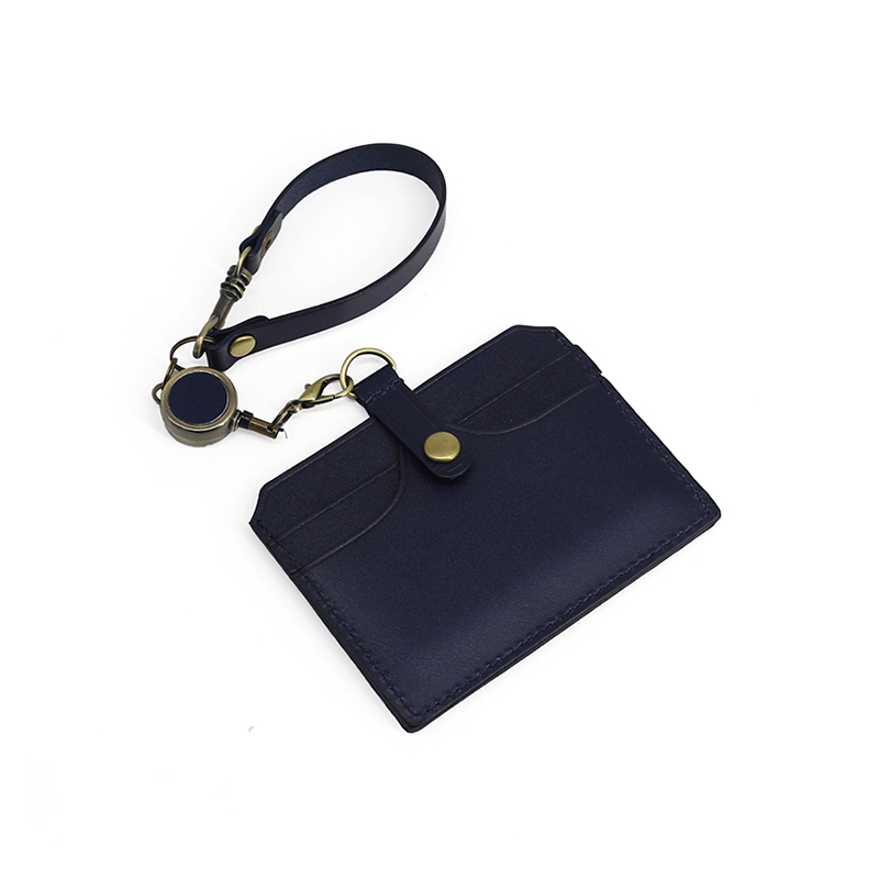 شارة تعريف من الجلد الأصلي للع - مراجعة Luxury Bags Coach وسعره