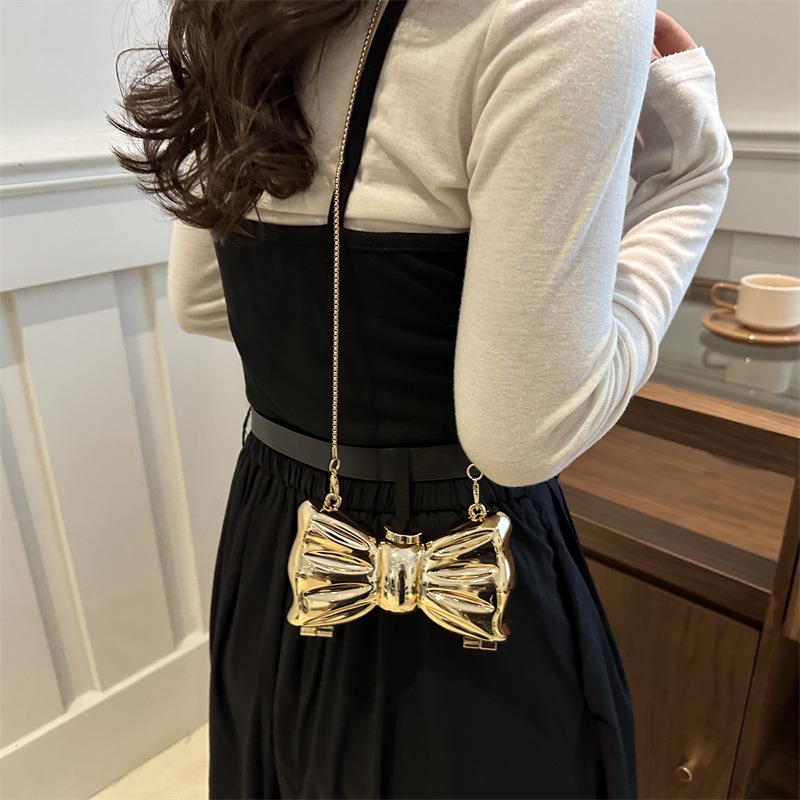 حقيبة يد صغيرة معدنية عصرية فا - مراجعة Luxury Bags Supplier وسعره